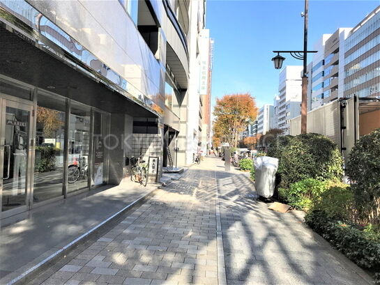 ビル周辺風景①