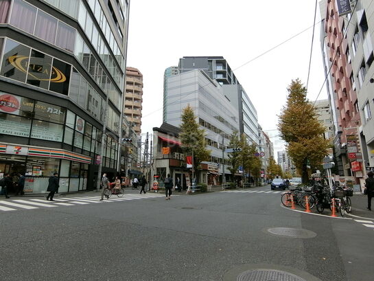 ビル周辺風景④（小滝橋通り方面）