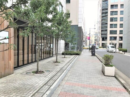 ビル周辺風景①