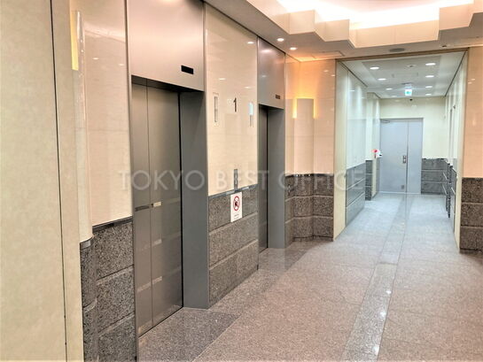 エレベーターホール②