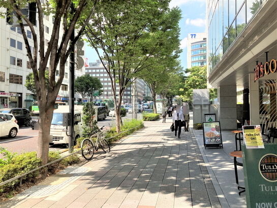 ビル周辺風景①