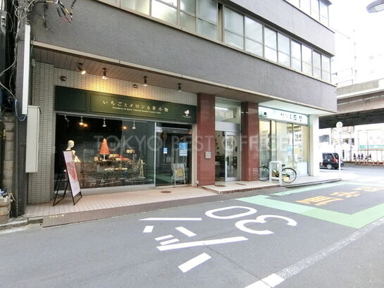 ビルエントランス①