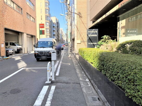 ビル周辺風景①