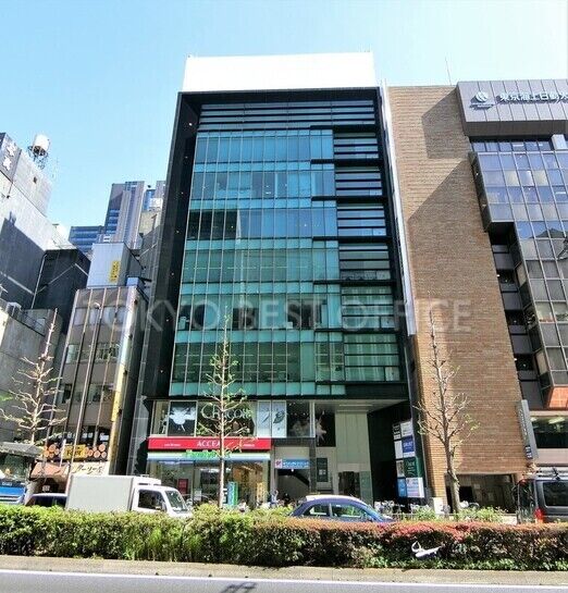 ラウンドクロス新宿外観①