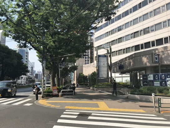 ビル周辺風景①