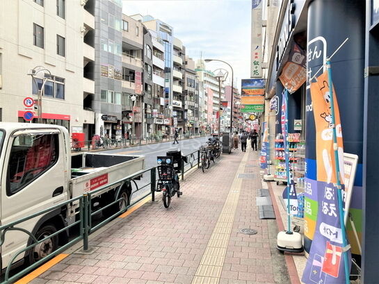 ビル周辺風景①